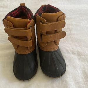 Gap snow boots
